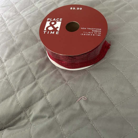 Red Ribbon - Picture 1 of 3